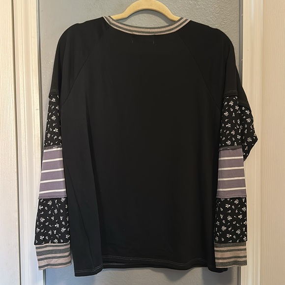 NWOT Women's Black and Red Patchwork Top - Picture 6 of 6